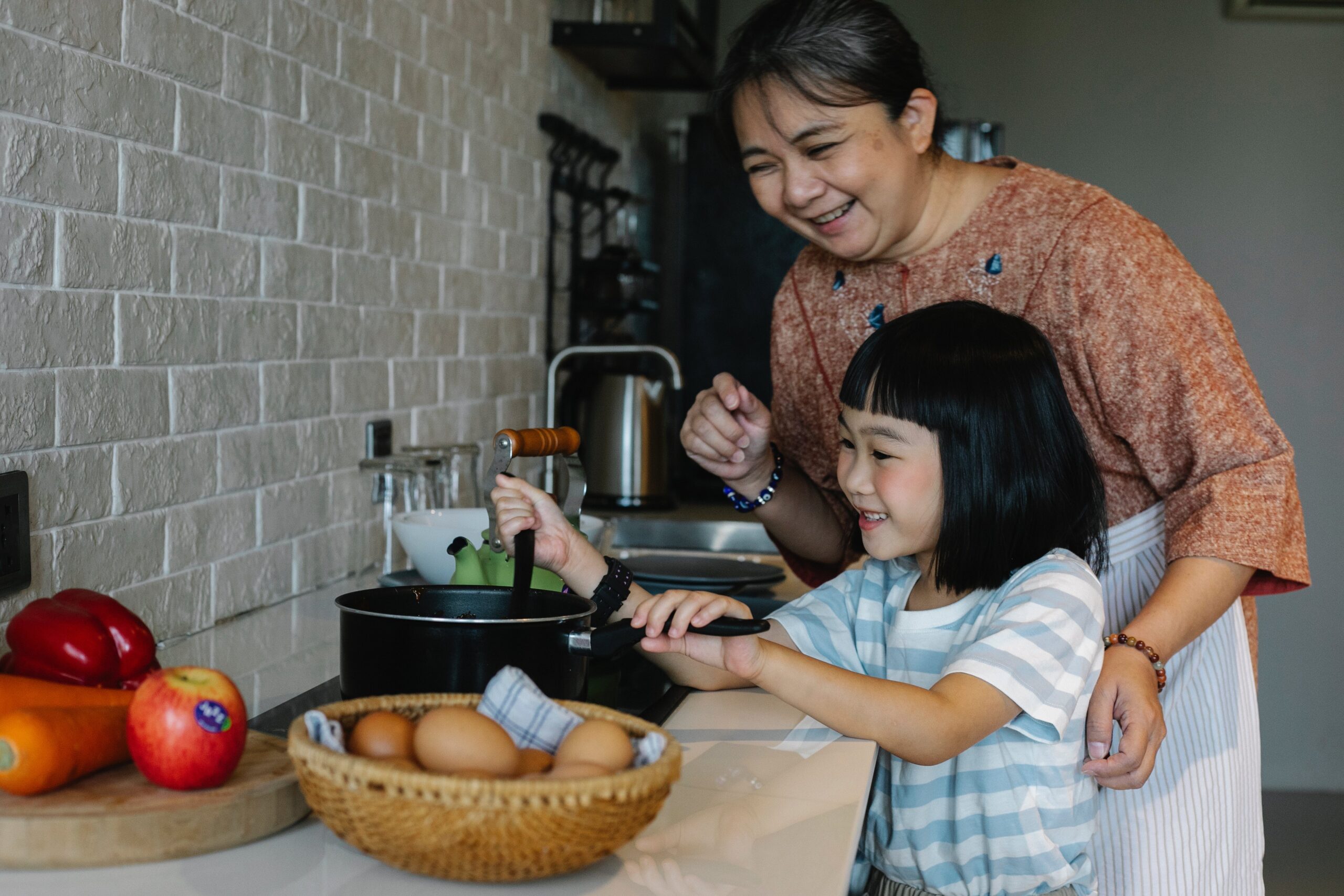 What Are the Advantages of Employing Maids from Myanmar in Singapore?